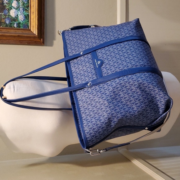 Like NEW Michael Kors large Beck travel tote - Picture 1 of 14